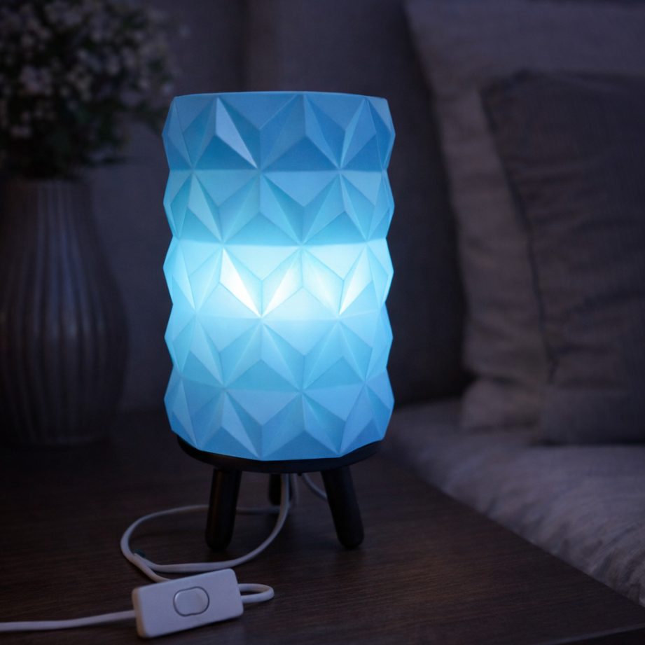 Candeeiro Polígono Gold – Design Geométrico!